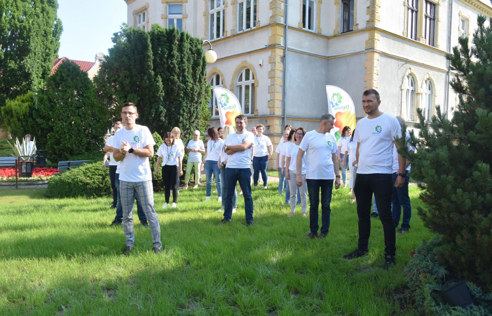 Powiększ zdjęcie. Urzędnicy gotowi do challengu 