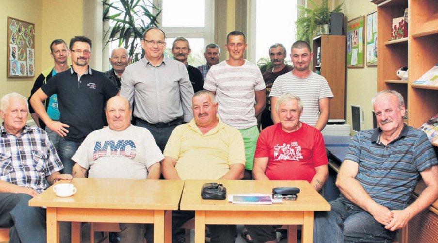 Powiększ zdjęcie. Członkowie Kołą na pierwszym spotkaniu
