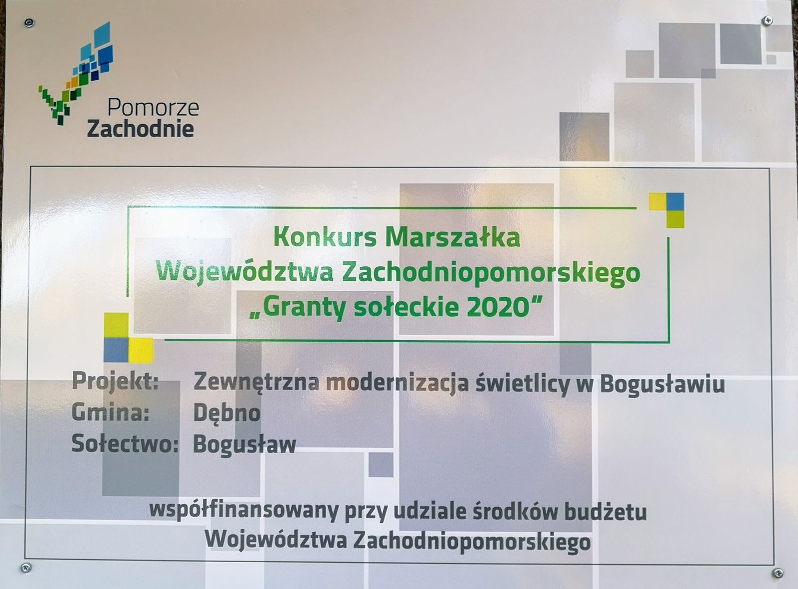 Powiększ zdjęcie tablicy logo Pomorze Zachodnie tytuł projektu. pełna treść w informacji