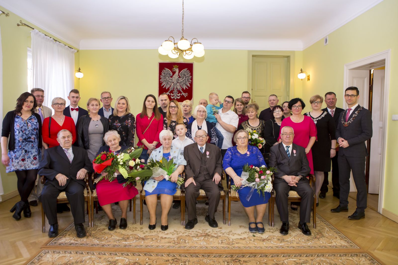 Powiększ zdjęcie. Pary małżeńskie z rodzinami. 
