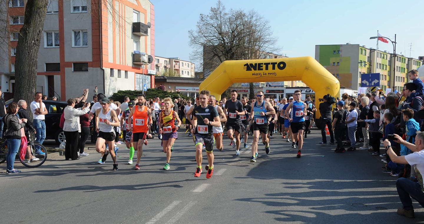 Powiększ zdjęcie. Start zawodników w ubiegłorocznej edycji