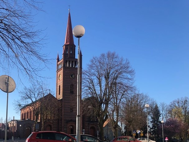 Powiększ zdjęcie. Kościół Piotra i Pawła w Dębnie