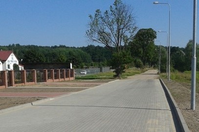 Powiększ zdjęcie. Powstanie kolejny odcinek nowje nawierzchni ulicy Hołdowniczej