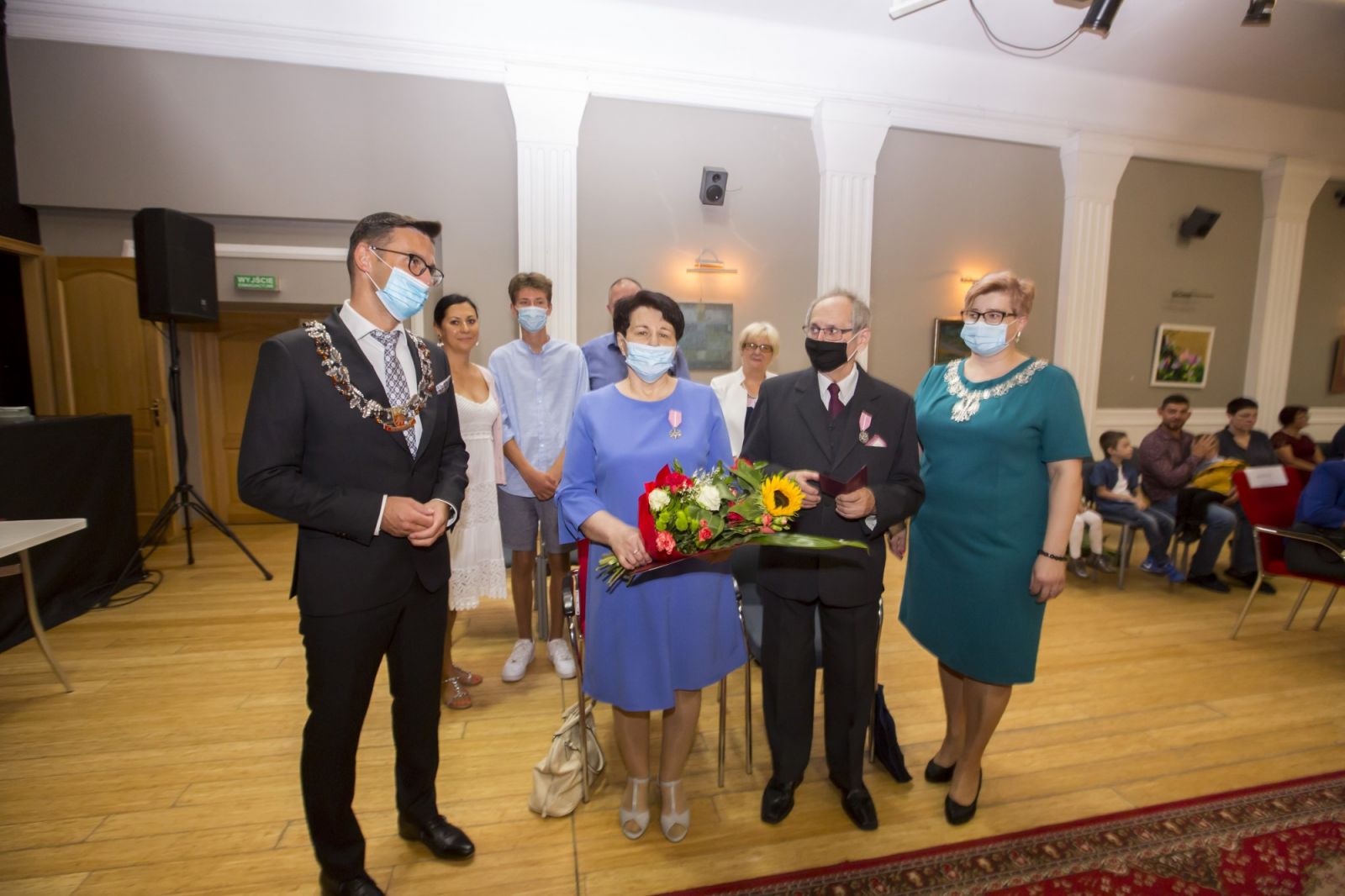 Danuta i Bogdan Buczyńscy z rodziną
