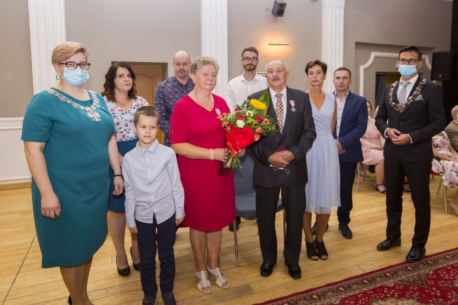 Stefania i Jan Kominkowie z rodziną