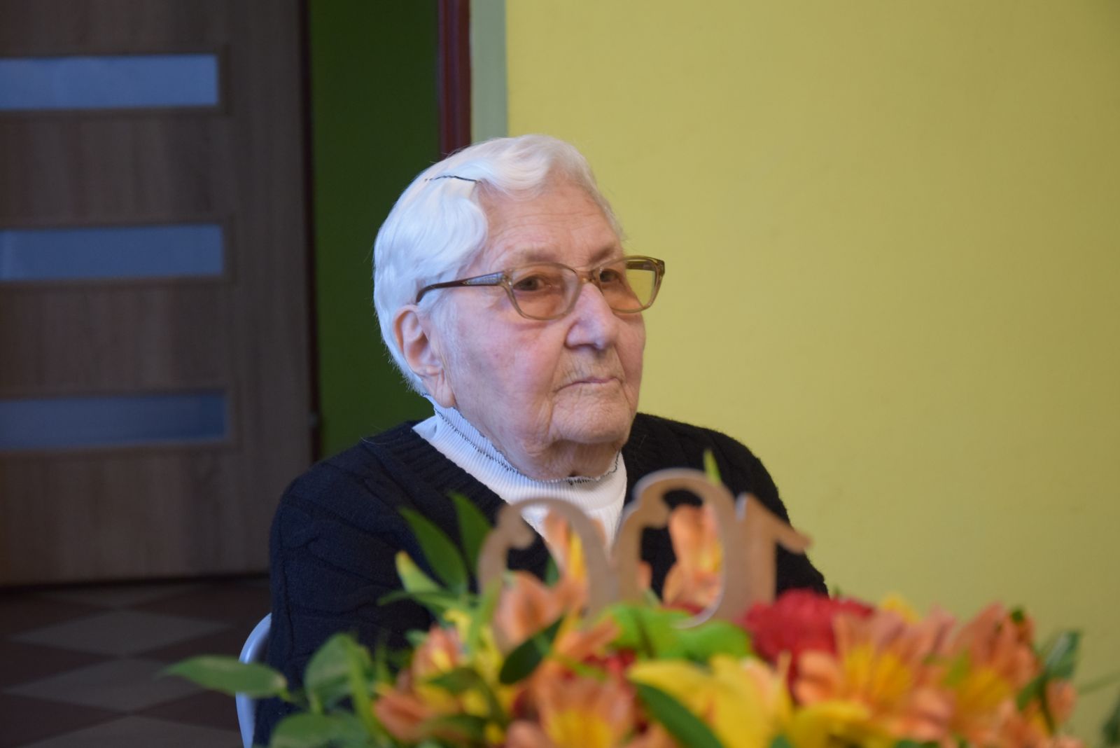 Powiększ zdjęcie. Pani Kazimiera 