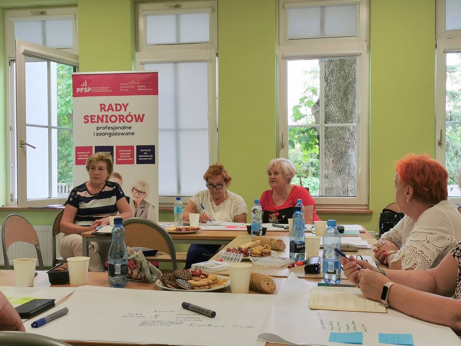 Seniorzy podczas warsztatów