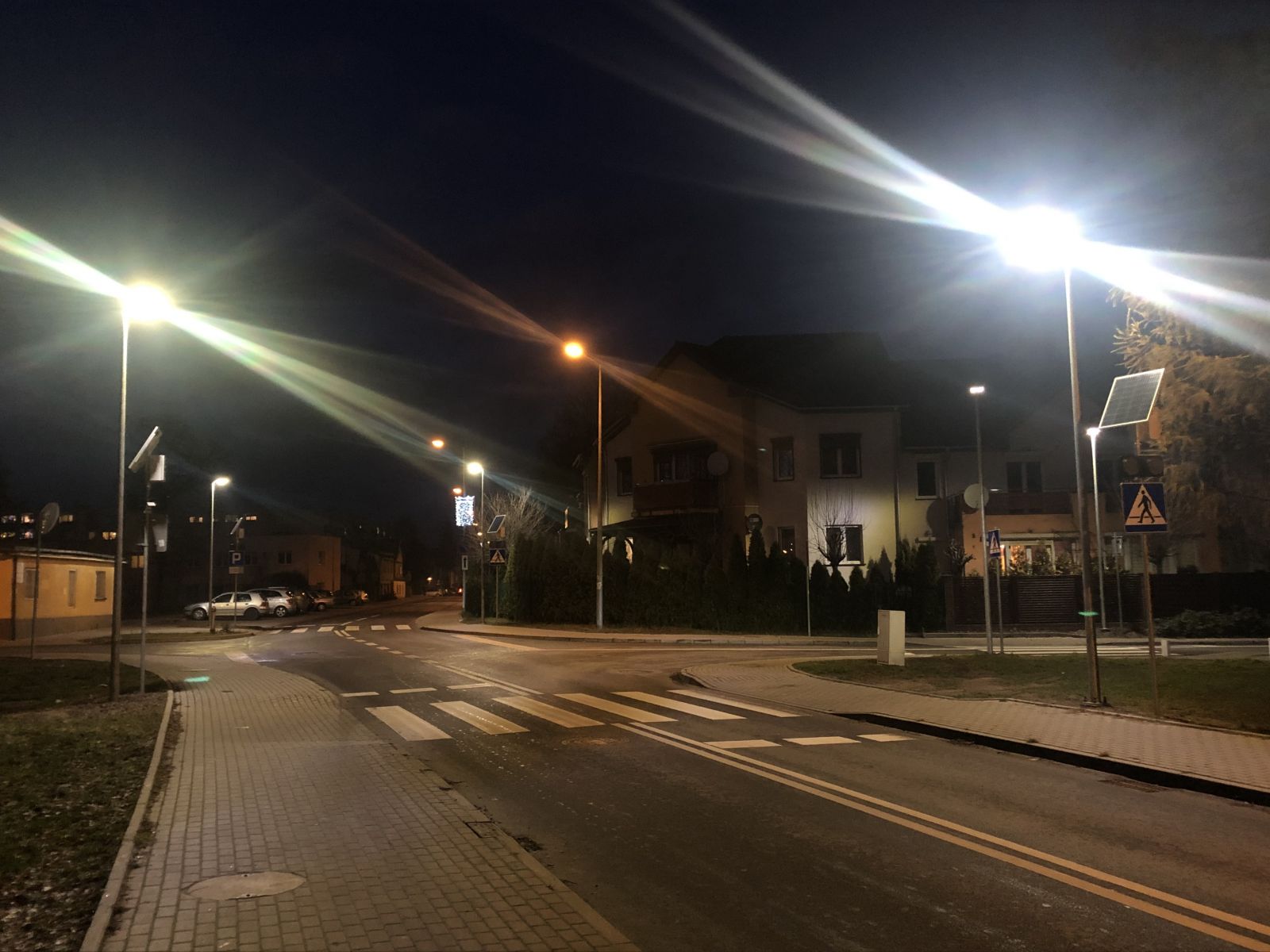Powiększ zdjęcie. Doświetlone przejścia dla pieszych