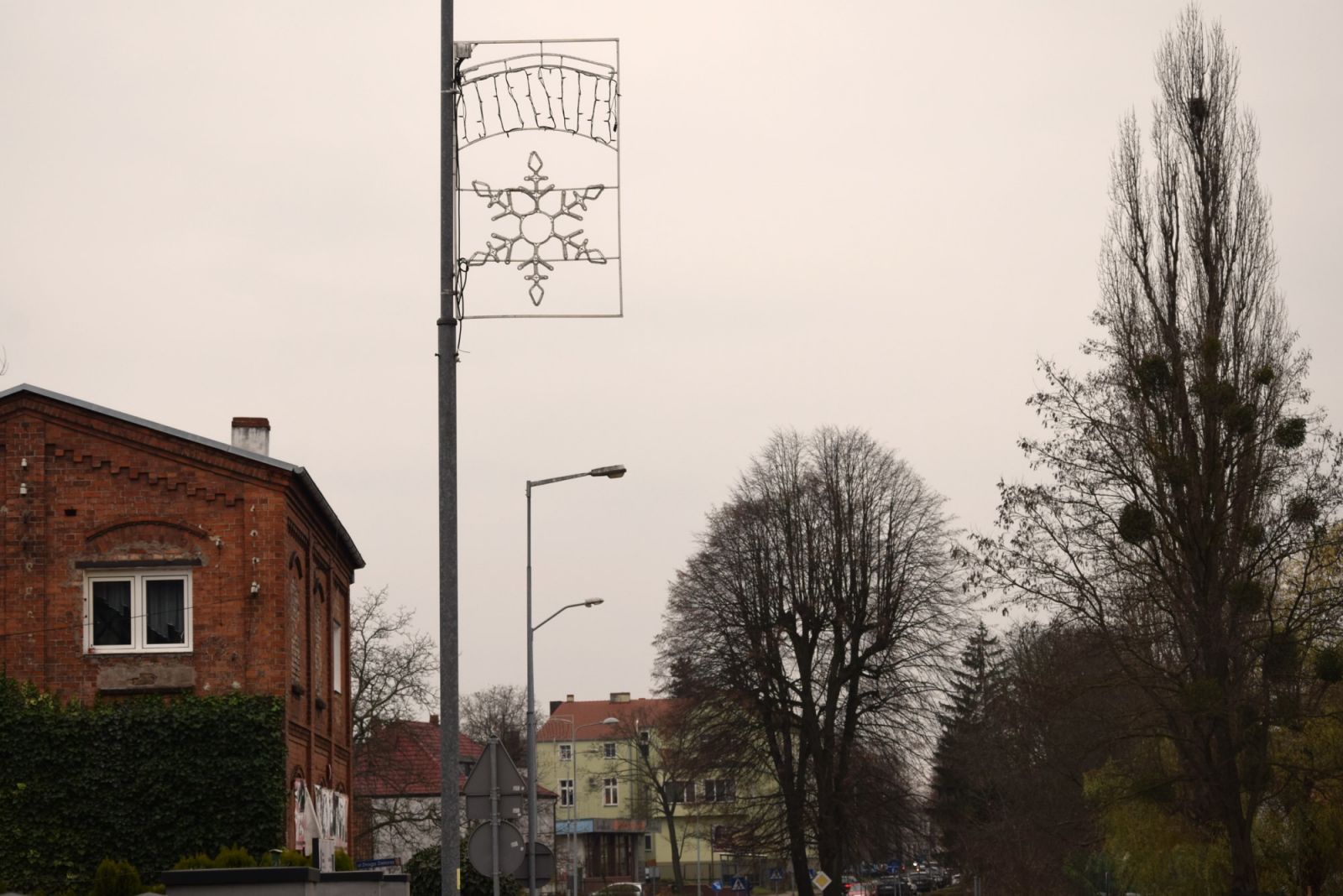 Dekopracja świąteczna na słupie