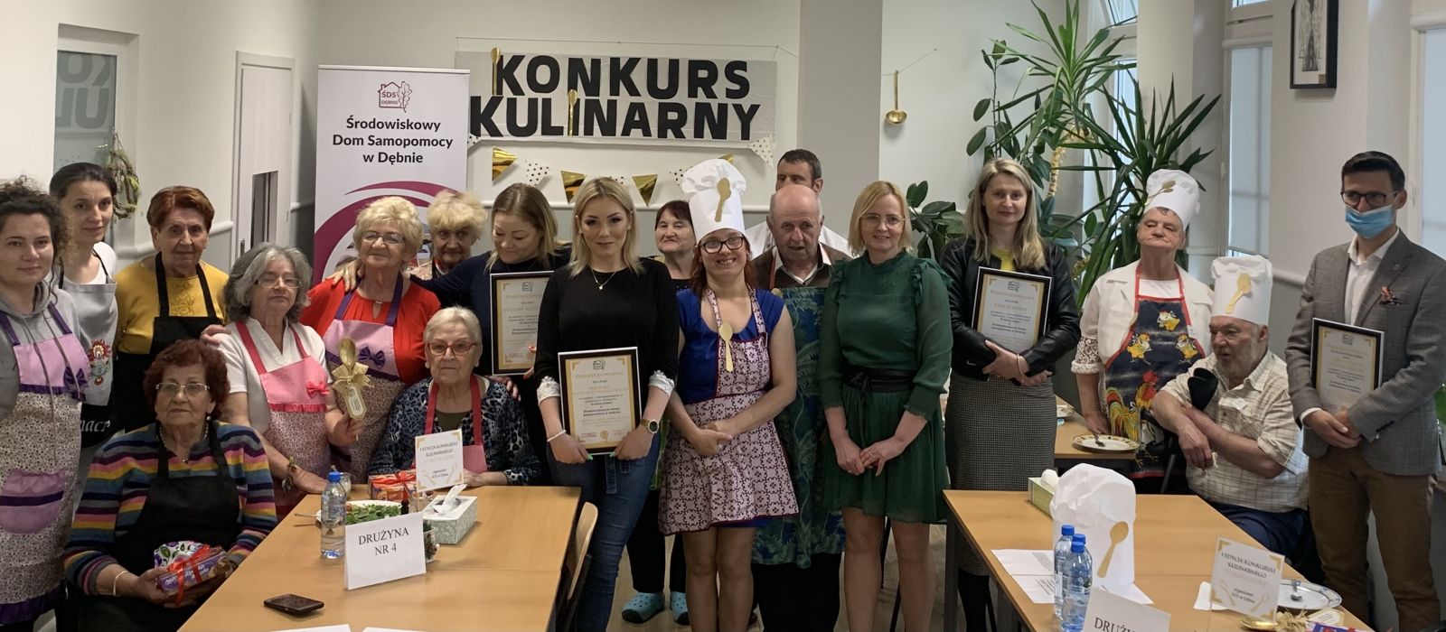 Wszyscy uczestnicy, opiekunowie i członkowie jury