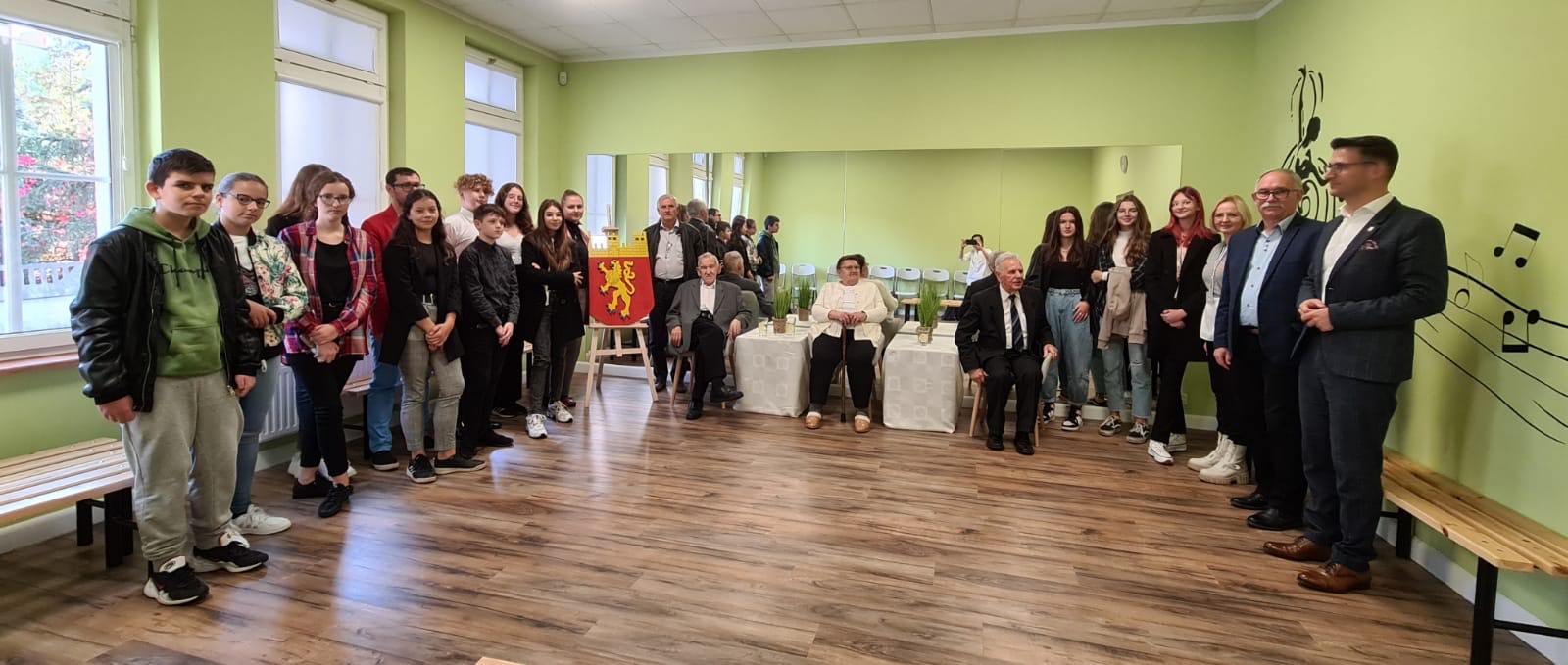 Żywa lekcja historii, uczniowie z seniorami