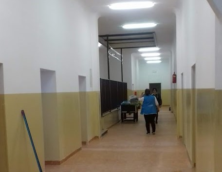 Powiększ zdjęcie. Odnowiony hall 