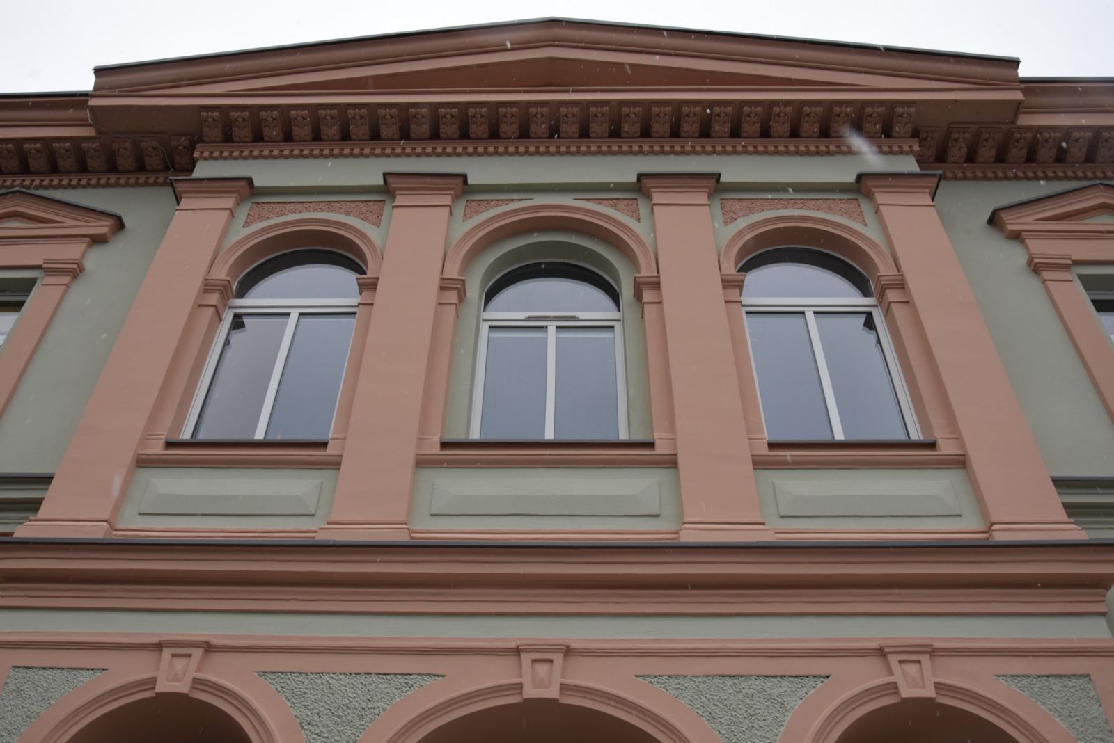 Szczegóły elewacji, gzymsy