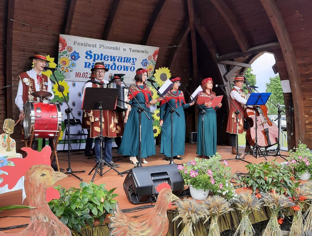 Kapela "Dębniacy" w nowym składzie na scenie 