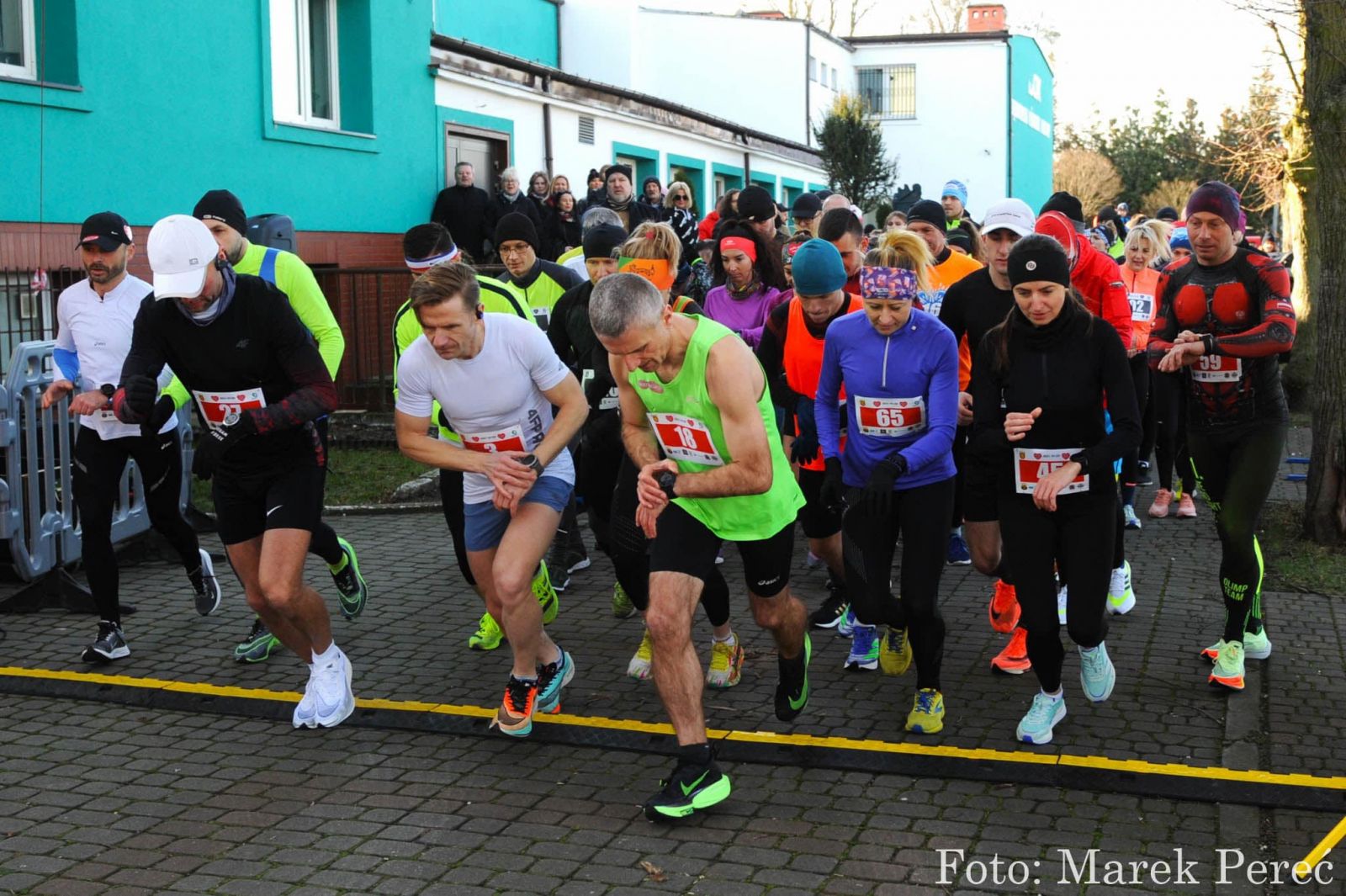Powiększ zdjęcie. Start zawodników. Fot. Marek Pereć