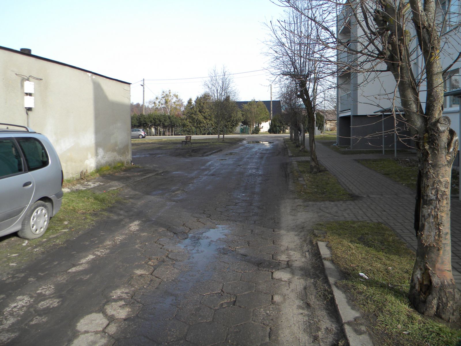 Powiększ zdjęcie. Droga w Barnówku  