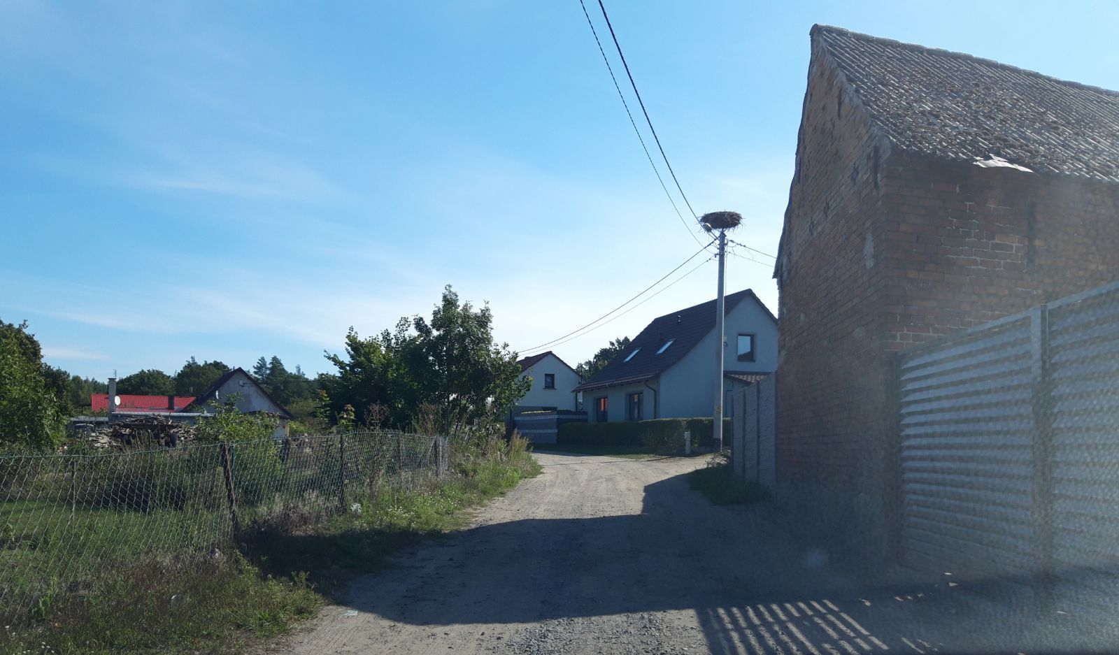 Powiększ zdjęcie. Droga w Dargomyślu przed remontem.  