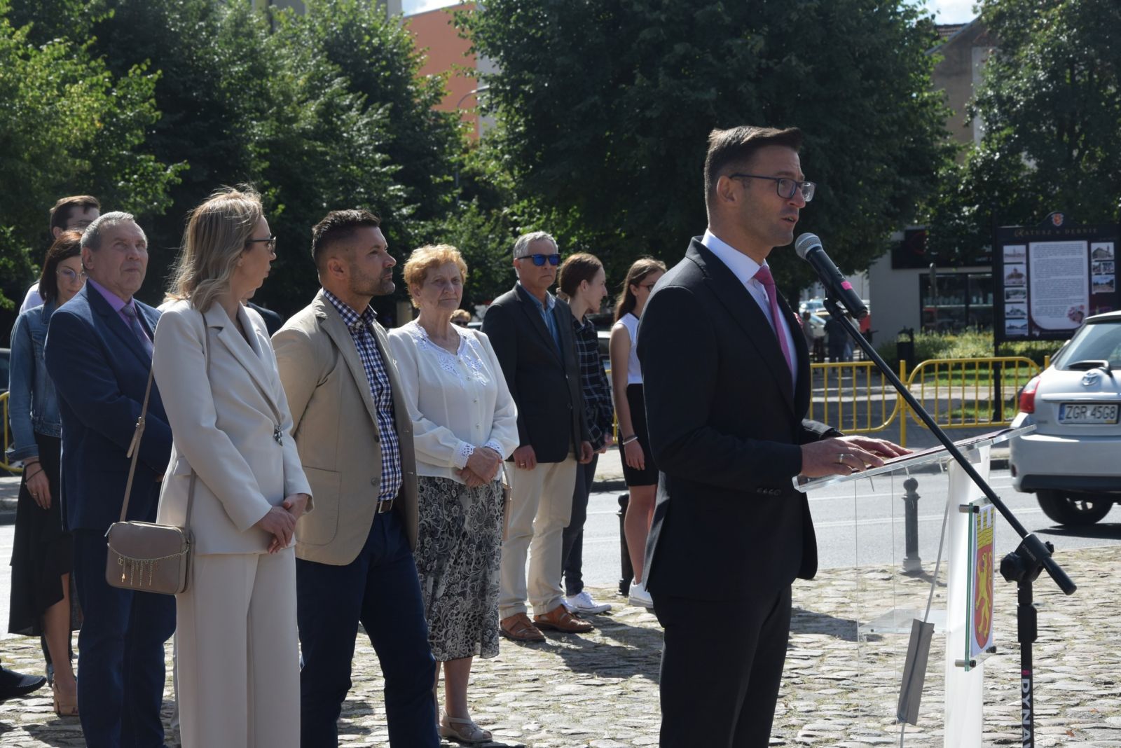 Powiększ zdjęcie.Burmistrz Dębno przemawia