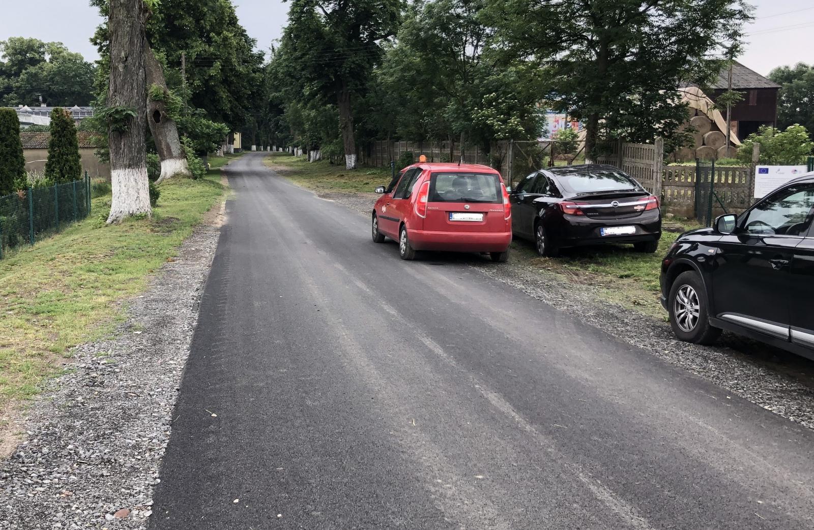 Powiększ zdjęcie. Nowa nawierzchnia drogi w Grzymiradzu