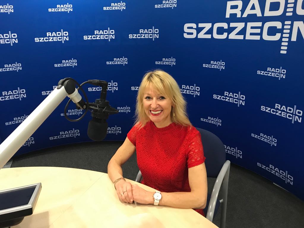 Aneta Dobropolska w studiu nagraniowym