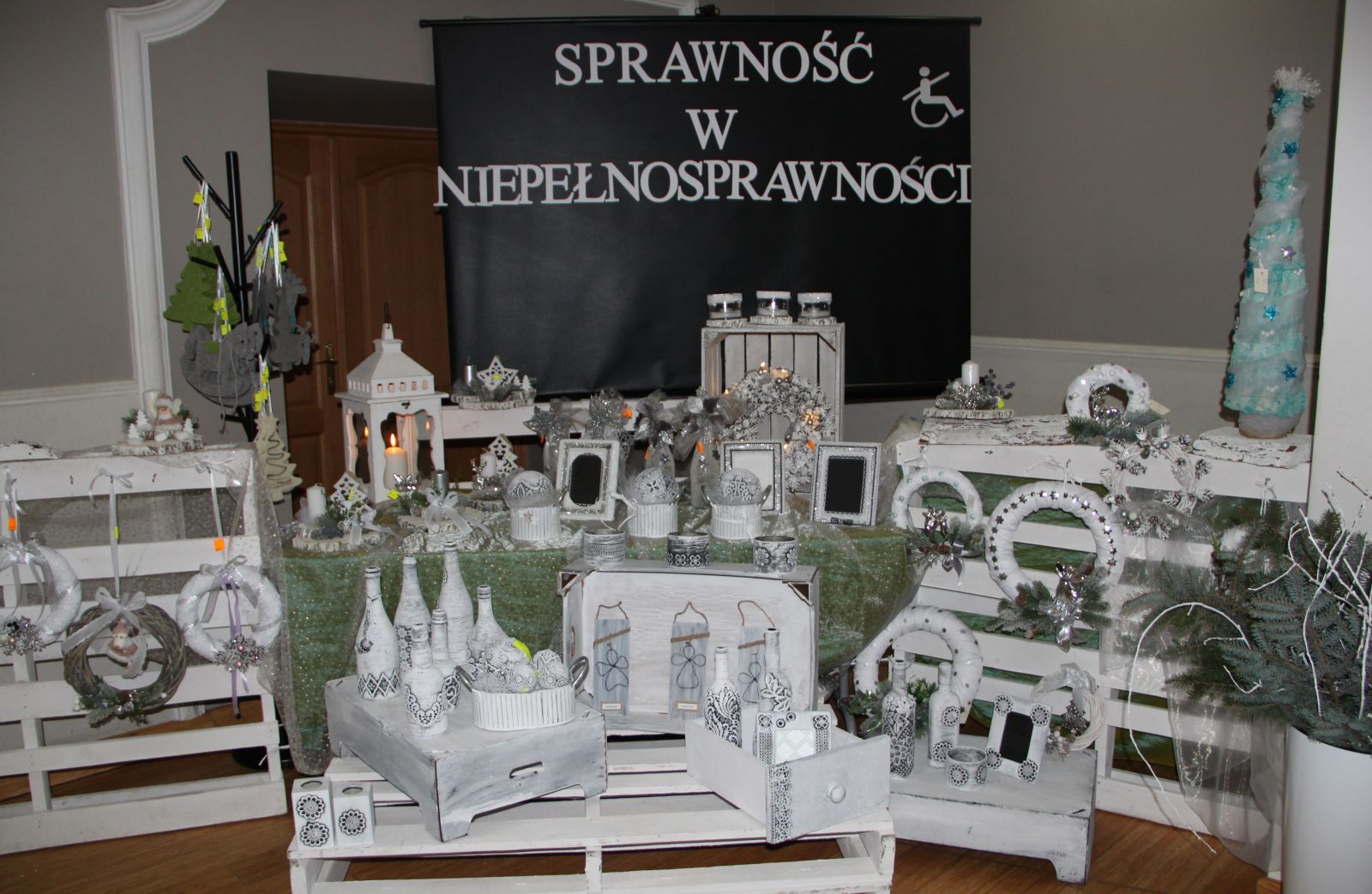 Wystawa prac uczestników WTZ Dębno