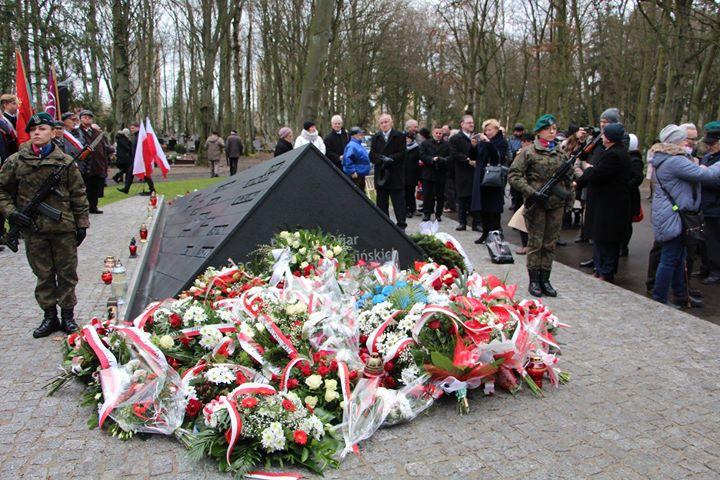Pomnik Ofiar Nacjonalistów Ukraińskich w latach 1939 – 1947 odsłonięto na Cmentarzu Centralnym w Szczecinie