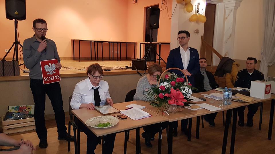 Powiększ zdjęcie. Nowy sołtys wsi Warnice. Fot. www.facebook.com/Warnice - Społeczność