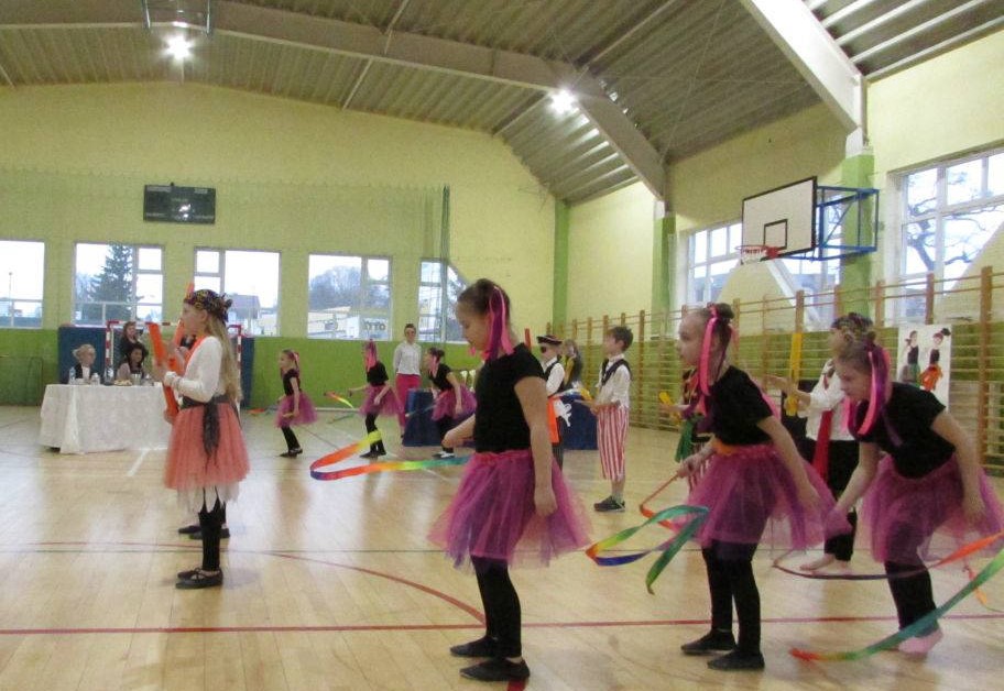 Grupa taneczna z SP 2 Dębno