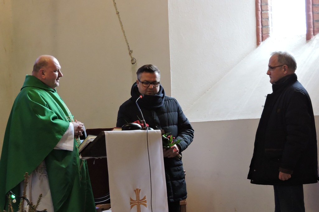 Kisązdz proboszcz podziękował Arkadiuszowi Mazepie i Ryszardowi Patkowskiemu