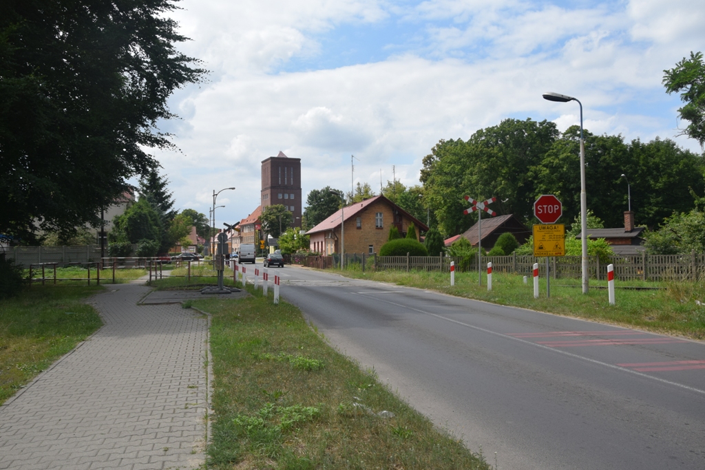 Powiększ zdjęcie. Widok na przejazd kolejowy przy ul. Gorzowskiej