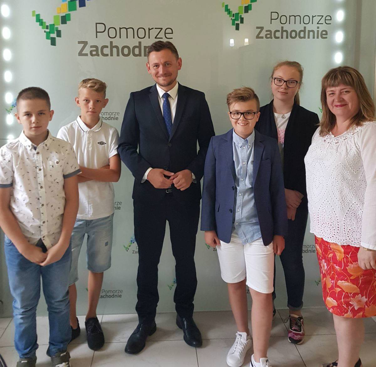 Laureaci konkursu z wicemarszałkiem