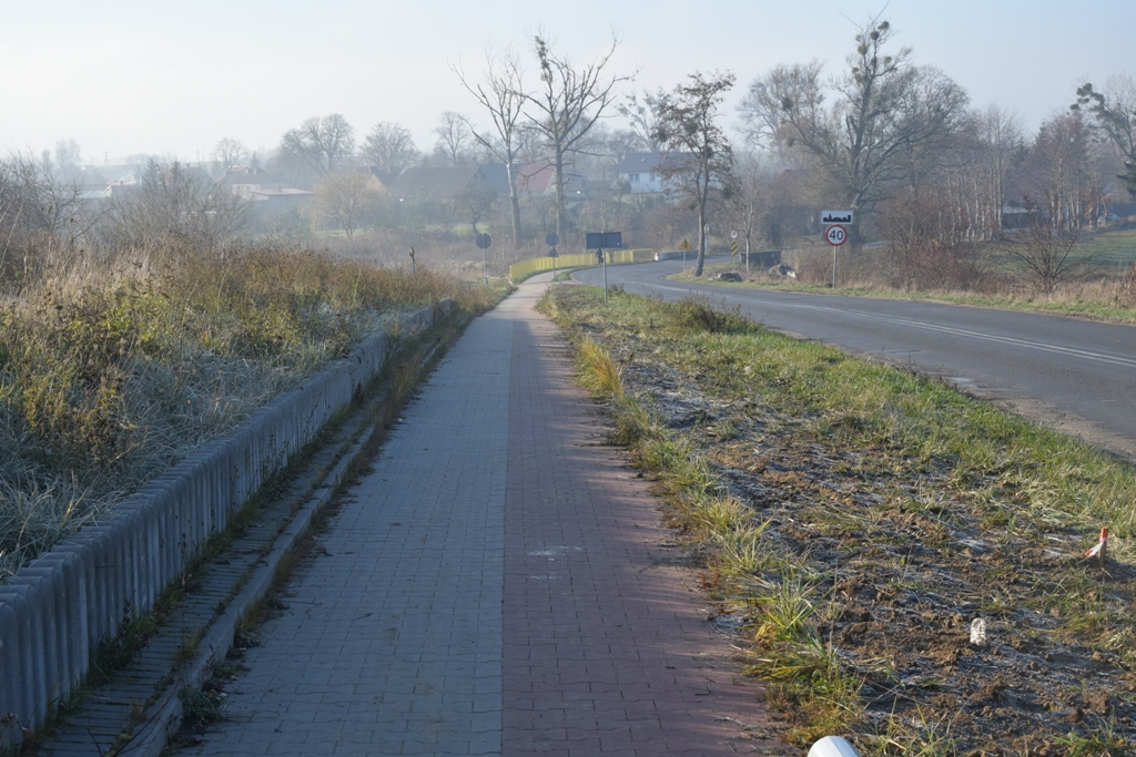 Powiększ zdjęcie. Oświetlenie powstanie wzdłuż ścieżki rowerowej