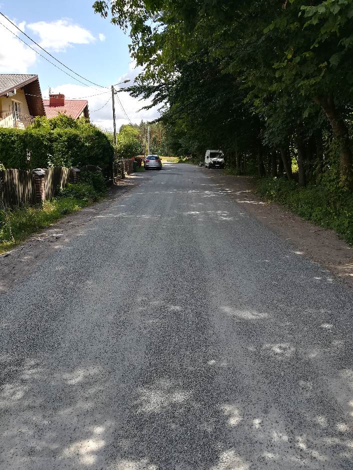 Powiększ zdjęcie. Utwardzona ul. Demokracji