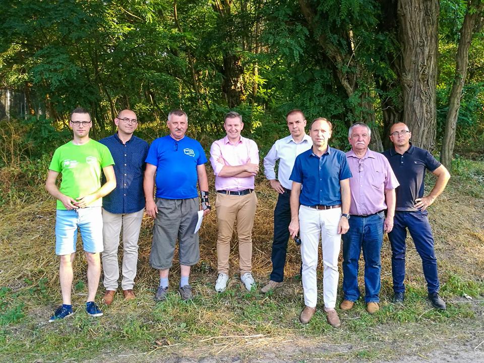Powiększ zdjęcie. Uczestnicy wizji lokalnej w Różańsku