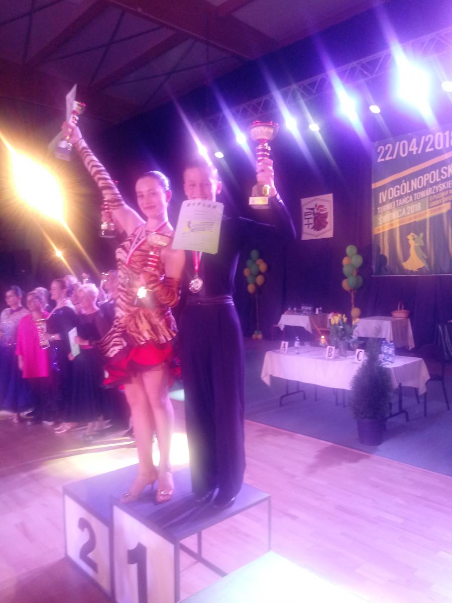 Michał Jaworski z partnerką na podium