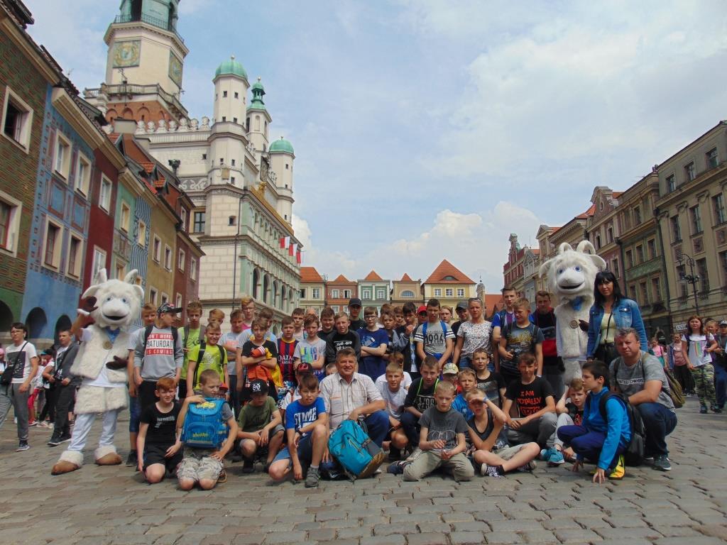 Młodzież na rynku w Poznaniu