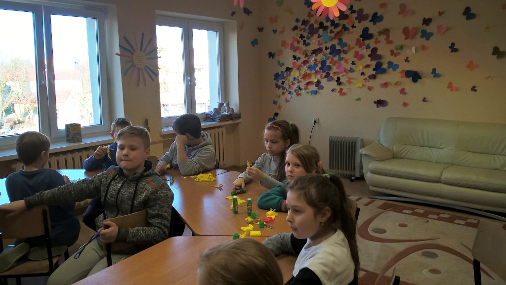 Powiększ zdjęcie Dzieci podczas warsztatów