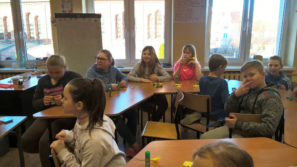 Dzieci podczas warsztatów