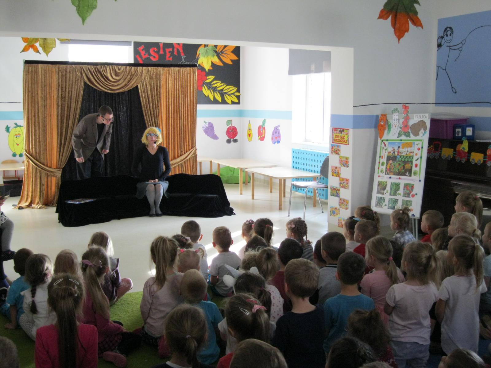 Powiększ zdjęcie. Przedstawienie