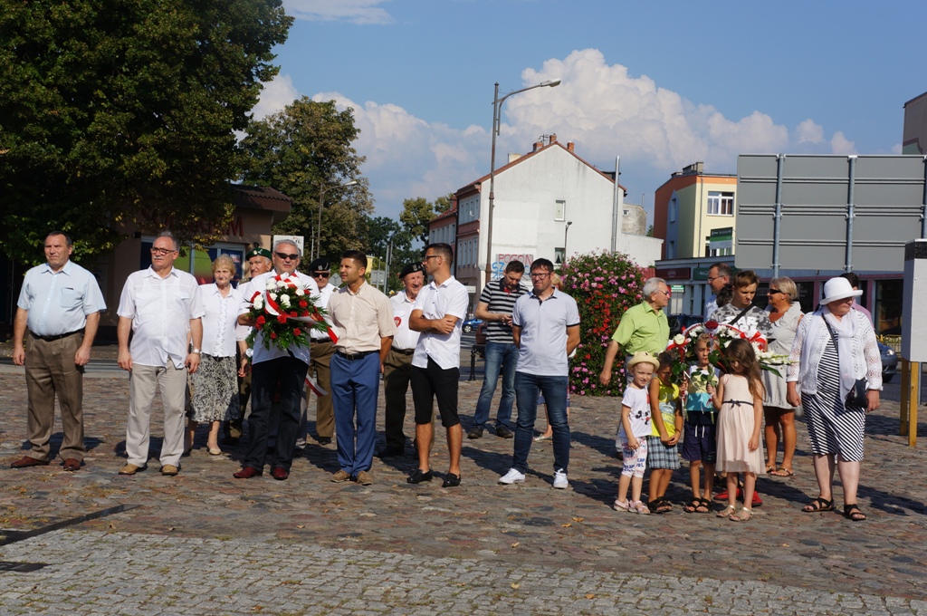 Zebrani uczestnicy uroczystości na Placu konstytucji 3 Maja