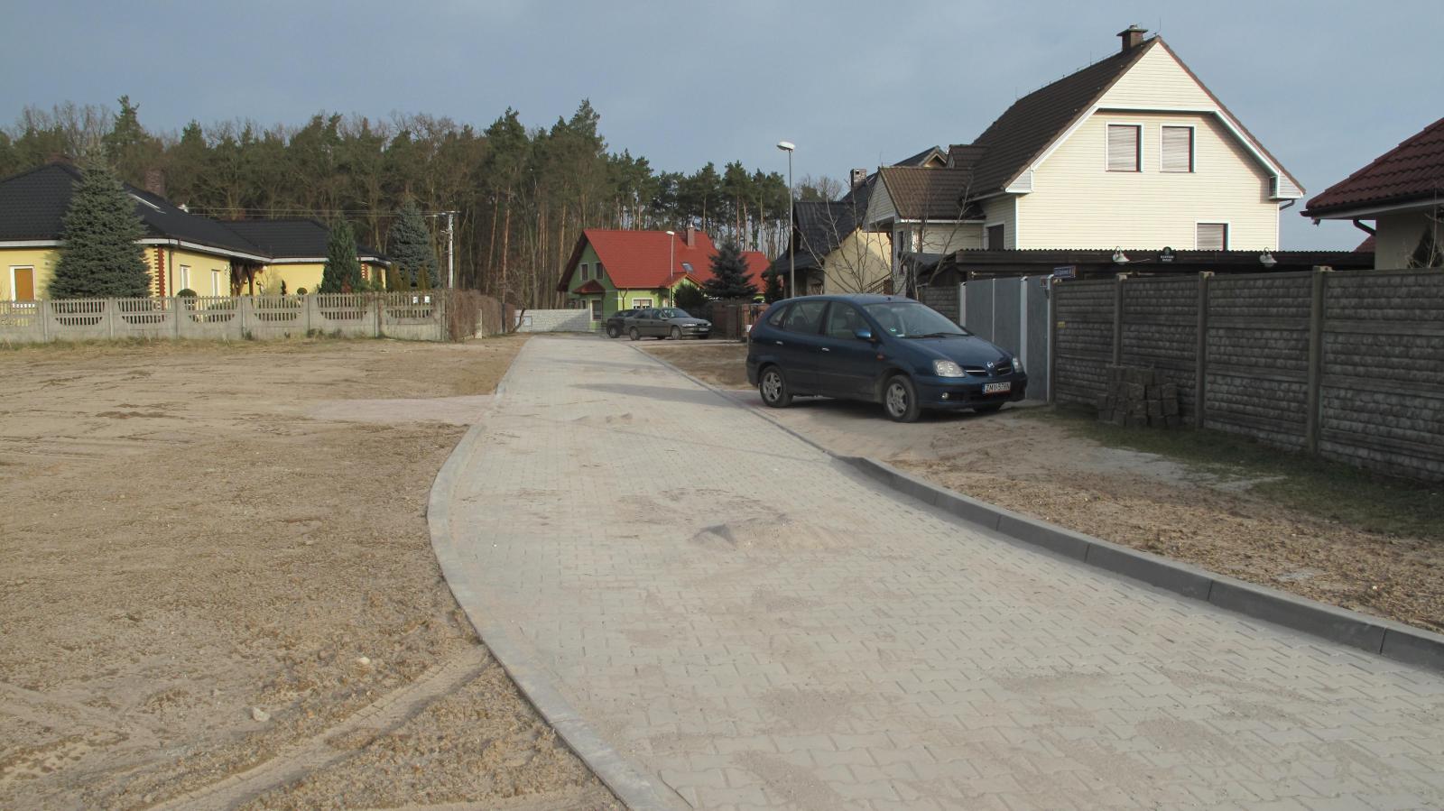 Powiększ zdjęcie. Odcinek nawierzchni ulicy Lipowej