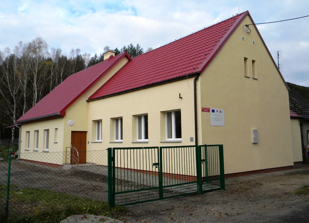 Budynek świetlicy w Mostnie