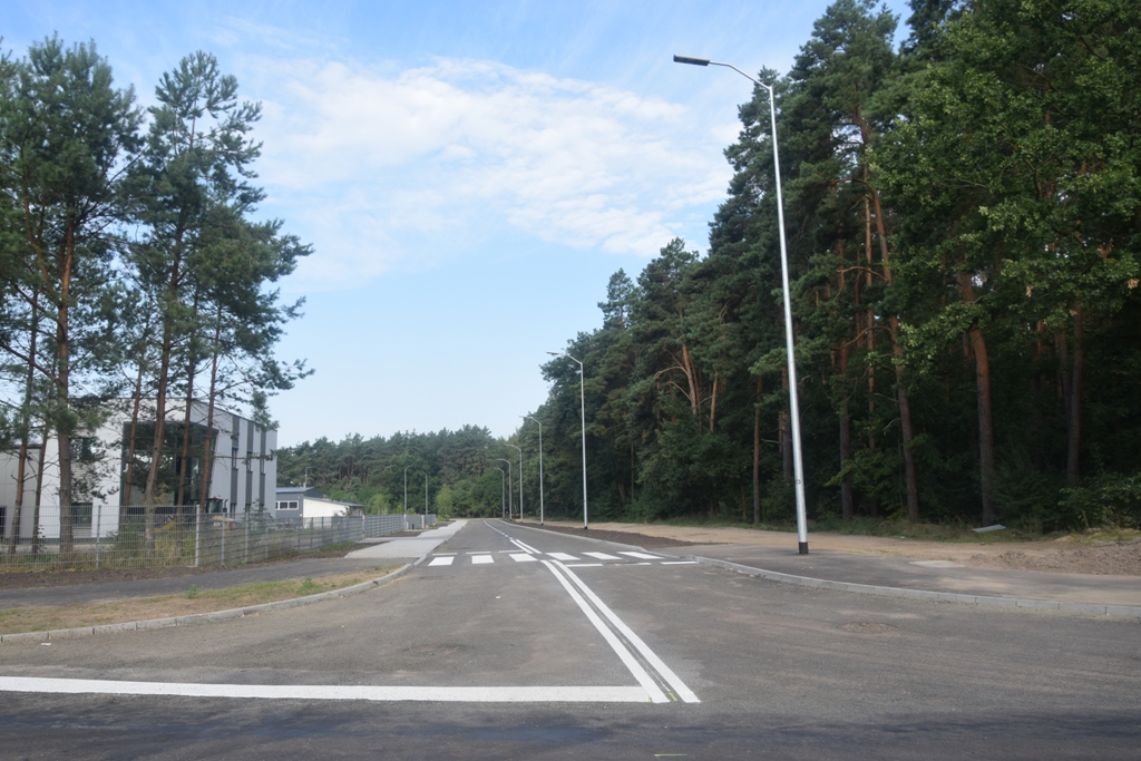 Powiększ zdjęcie. Do firm w strefie powstała nowa nawierzchnia