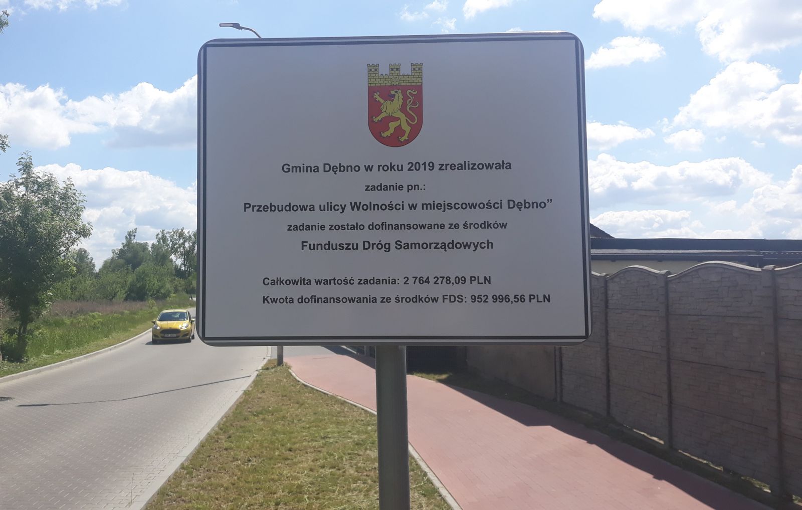 Tablica informacyjna przebudowy drogi