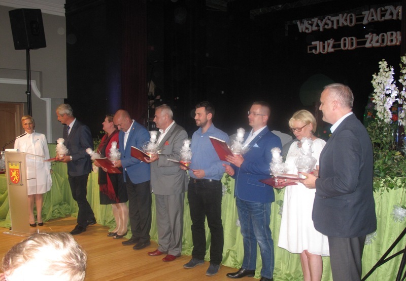 Dyrketor Dorota ulicz dziękuje osobom, które pomogły przy inewestycji