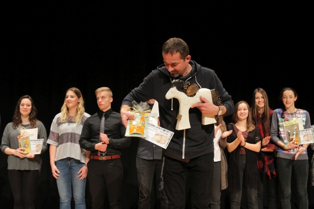 Pegaza w imieniu Teatru KOD odbierał Jaromir Schroeder  (fot. www.wejherowo.pl)