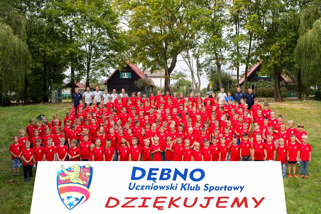 Wspólne zdjęcie zawodników podczas inauguracji