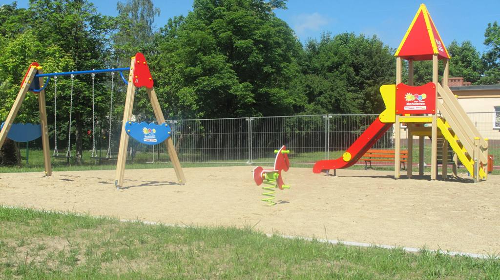Powiększ zdjęcie. Plac zabaw jest już gotowy i czeka na otwarcie