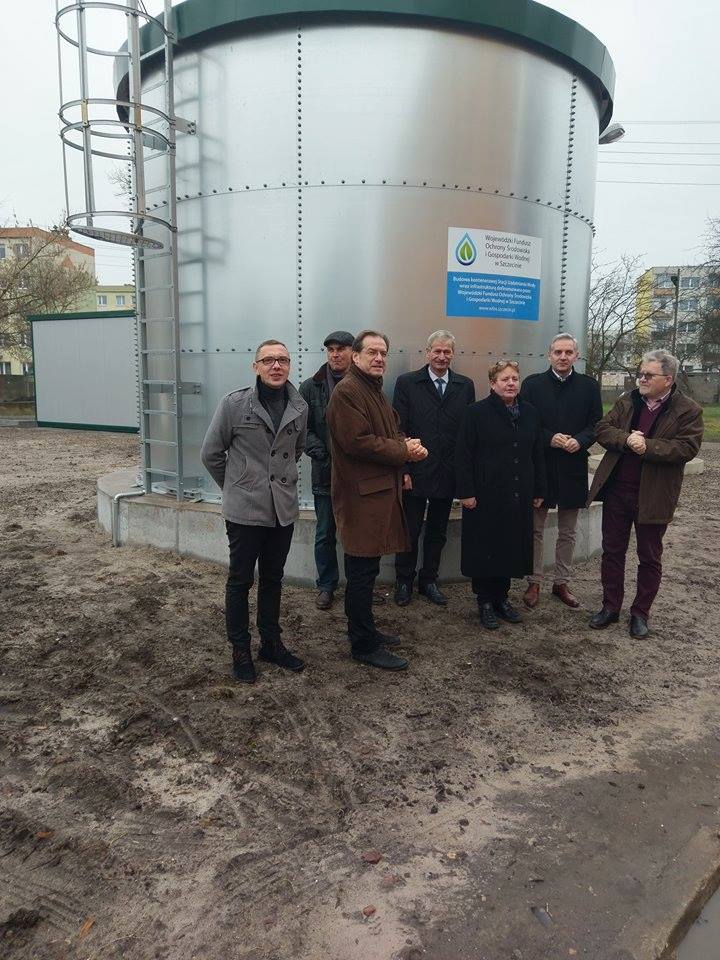 Powiększ zdjęcie. Zaproszeni goście podczas oficjalnego przekazania inwestycji