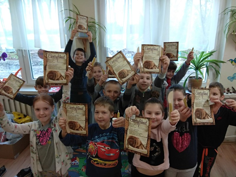 Dzieci zostały nagrodzone certyfikatami